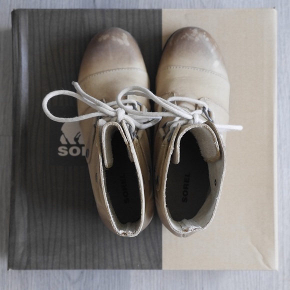 Sorel tan lace up waterproof leather wedge boots | size 6 - Picture 8 of 8